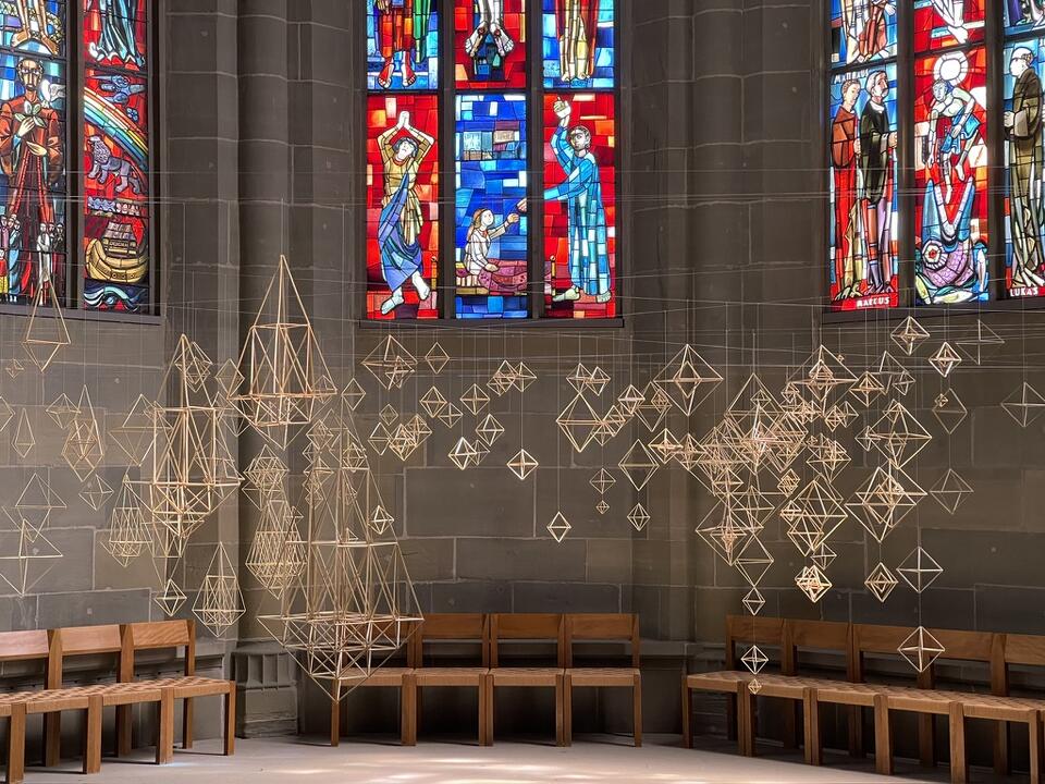 Filigrane Strohskulpturen Stadtkirche Burgdorf 2025 © Oliver Lanz