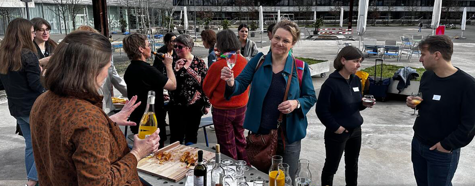 Gemütlicher Apéro zum Schluss, Foto: Tobias Erhardt, 2025