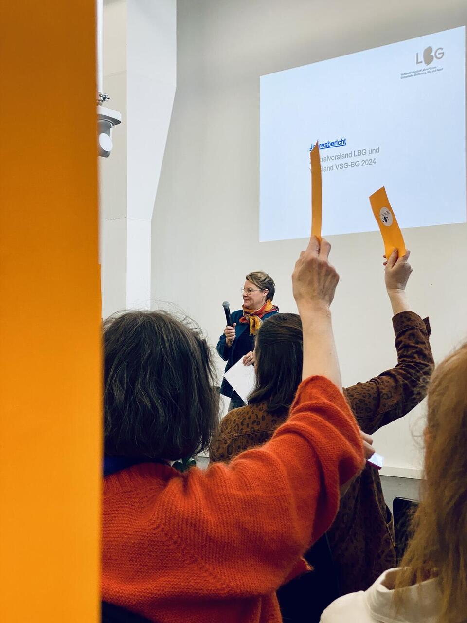 Statuarische Versammlung, Foto: Xenia Guhl, 2025.